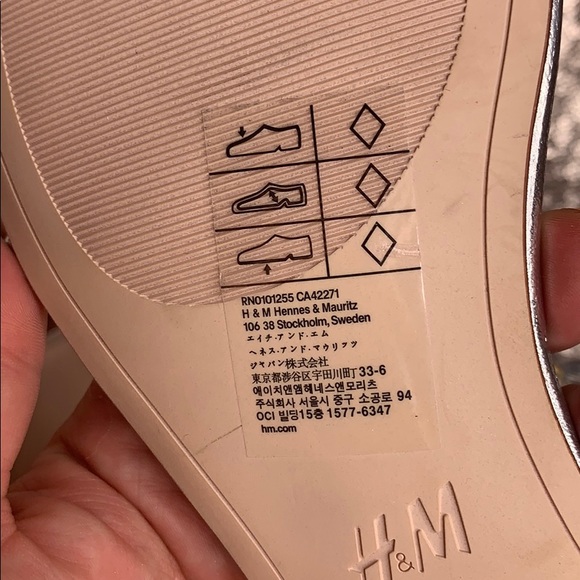 COPY - H&M || Strappy Sandals - Picture 4 of 5